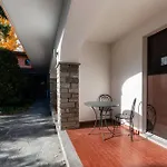 Florida By Quokka 360 - Between The And The *
